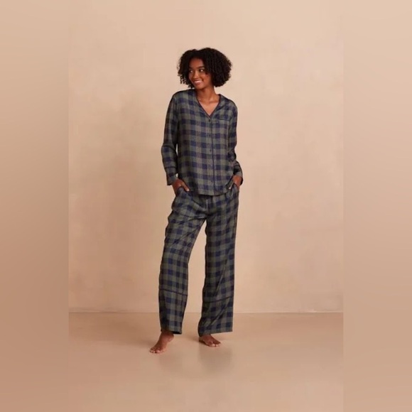 Summersalt The Cloud 9 Silky Buffalo Check PJ Set Size Large - Picture 2 of 5
